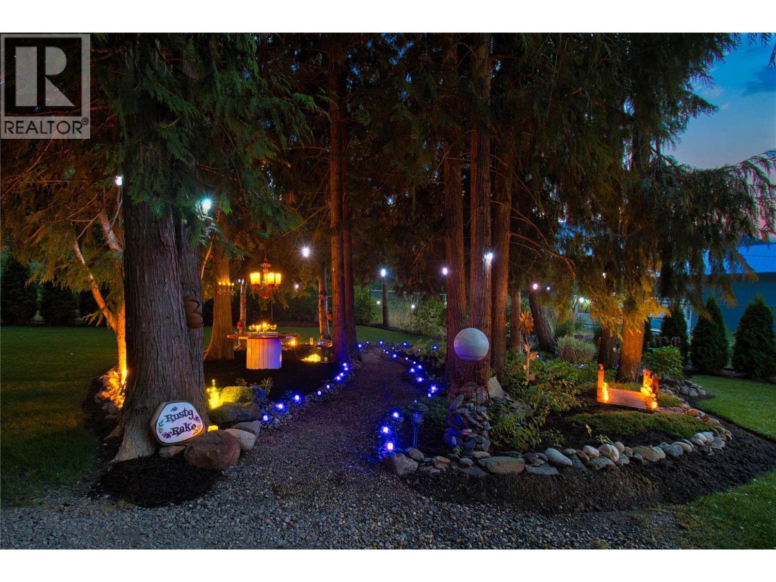 2672 Mckenzie Road. Sorrento, British Columbia