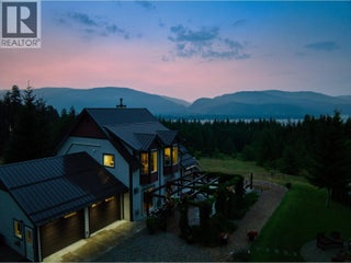 2672 Mckenzie Road. Sorrento, British Columbia
