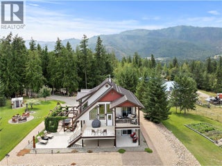 2672 Mckenzie Road. Sorrento, British Columbia