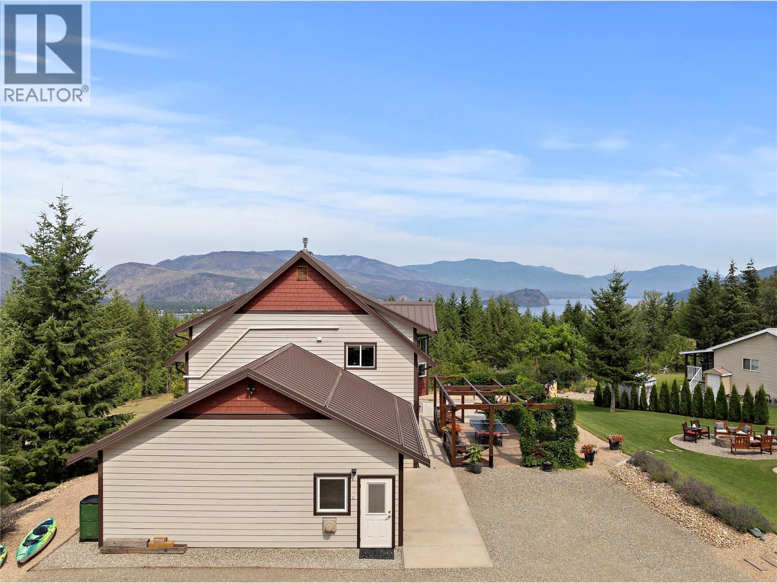 2672 Mckenzie Road. Sorrento, British Columbia