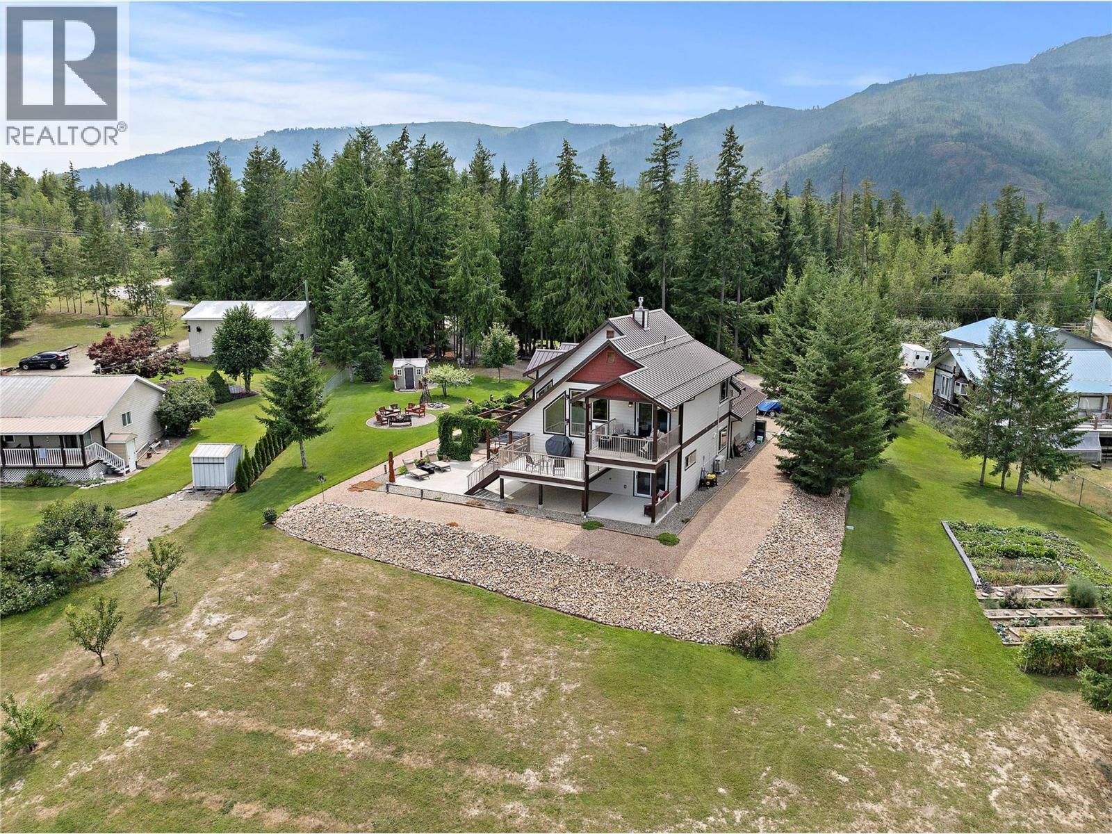 2672 Mckenzie Road. Sorrento, British Columbia