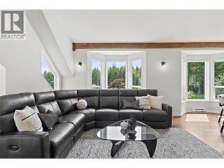 2672 Mckenzie Road. Sorrento, British Columbia