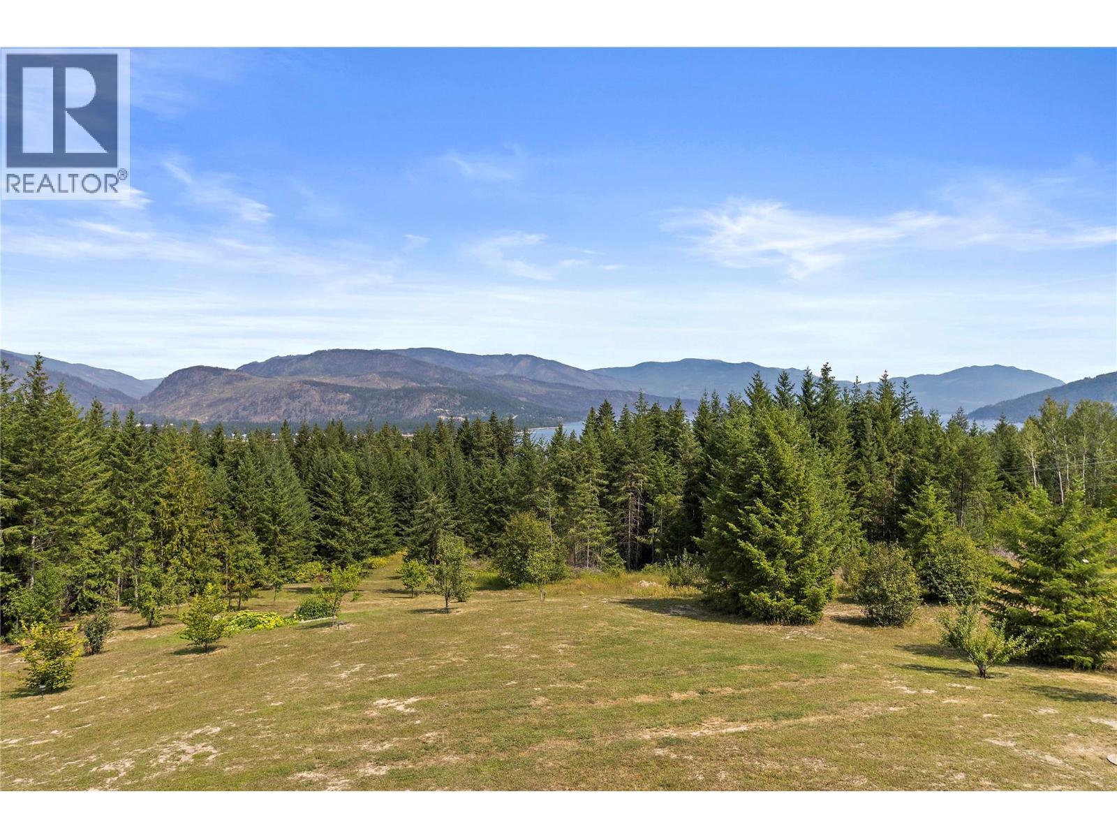 2672 Mckenzie Road. Sorrento, British Columbia
