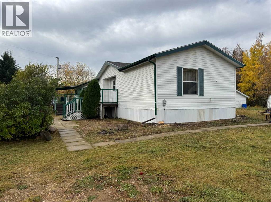 21009 Township Road 684, Chisholm