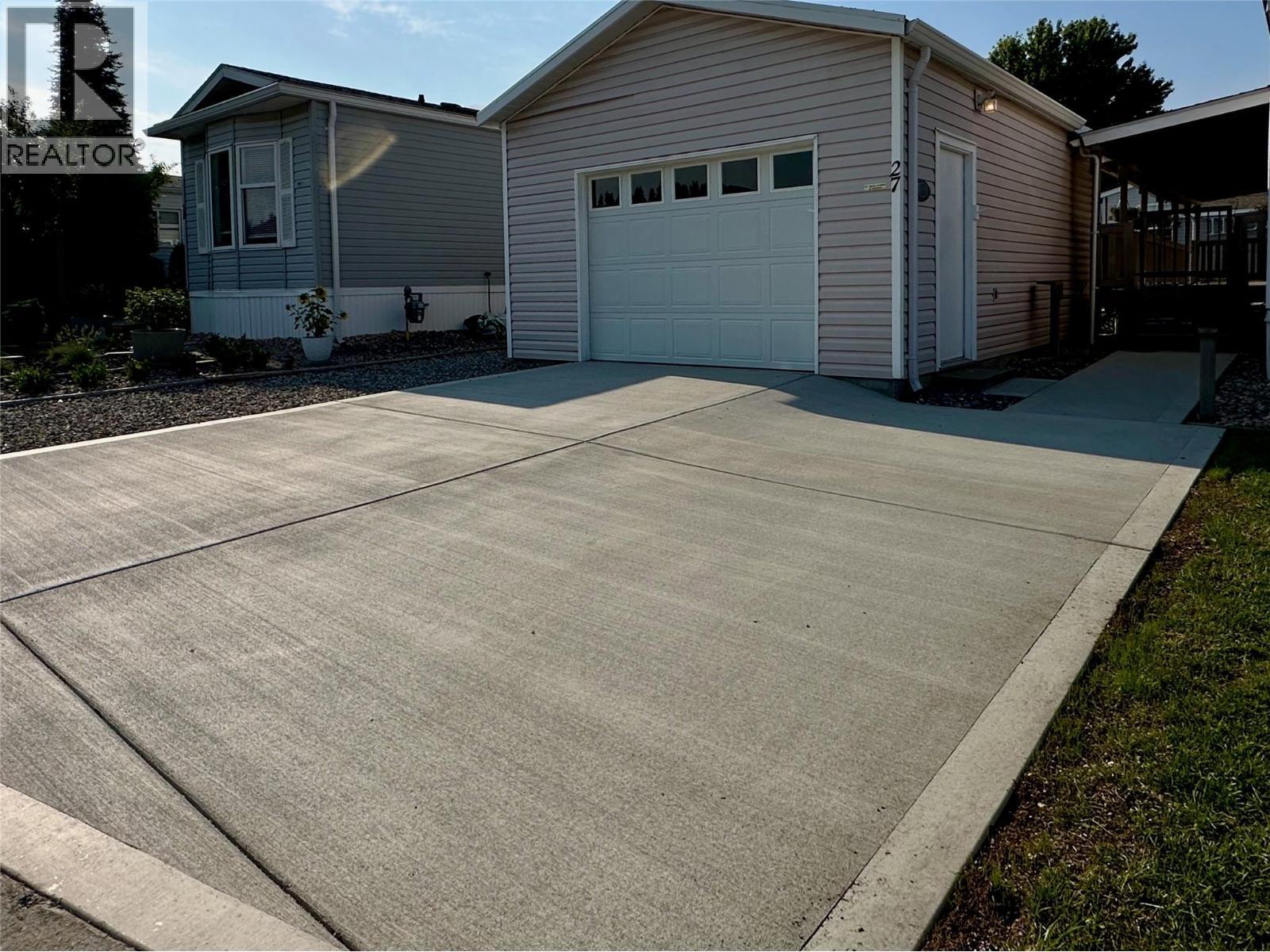 12560 Westside Road Unit# 27. Vernon, British Columbia