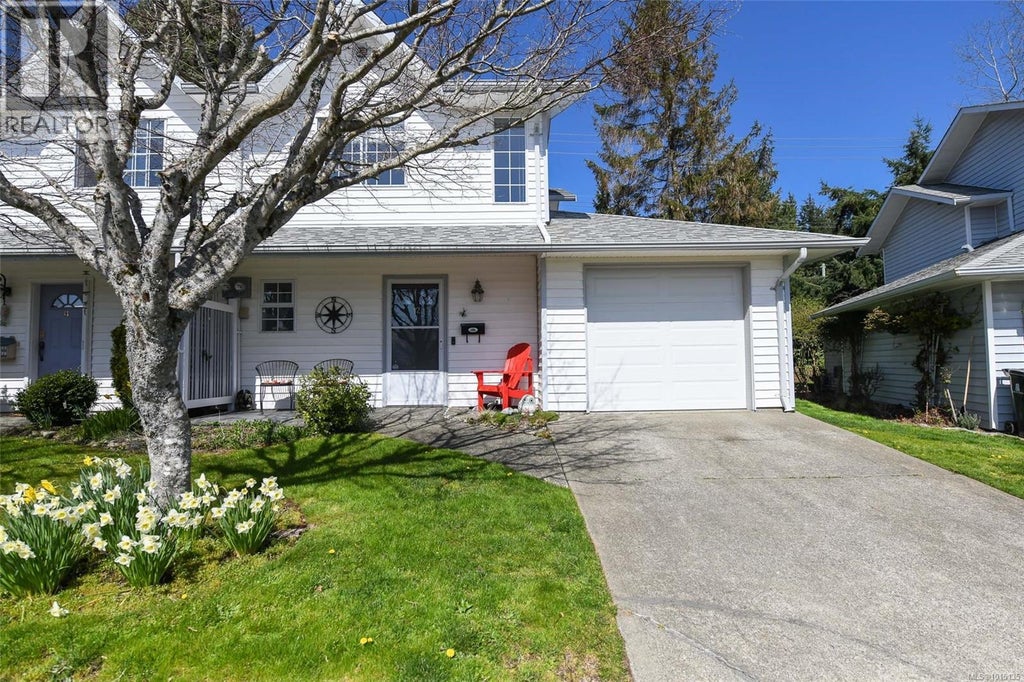 12 2200 Manor Drive, Comox