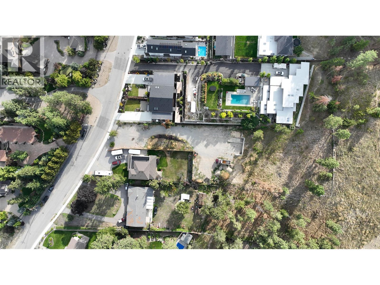 757 Barnaby Road Unit# 3. Kelowna, British Columbia