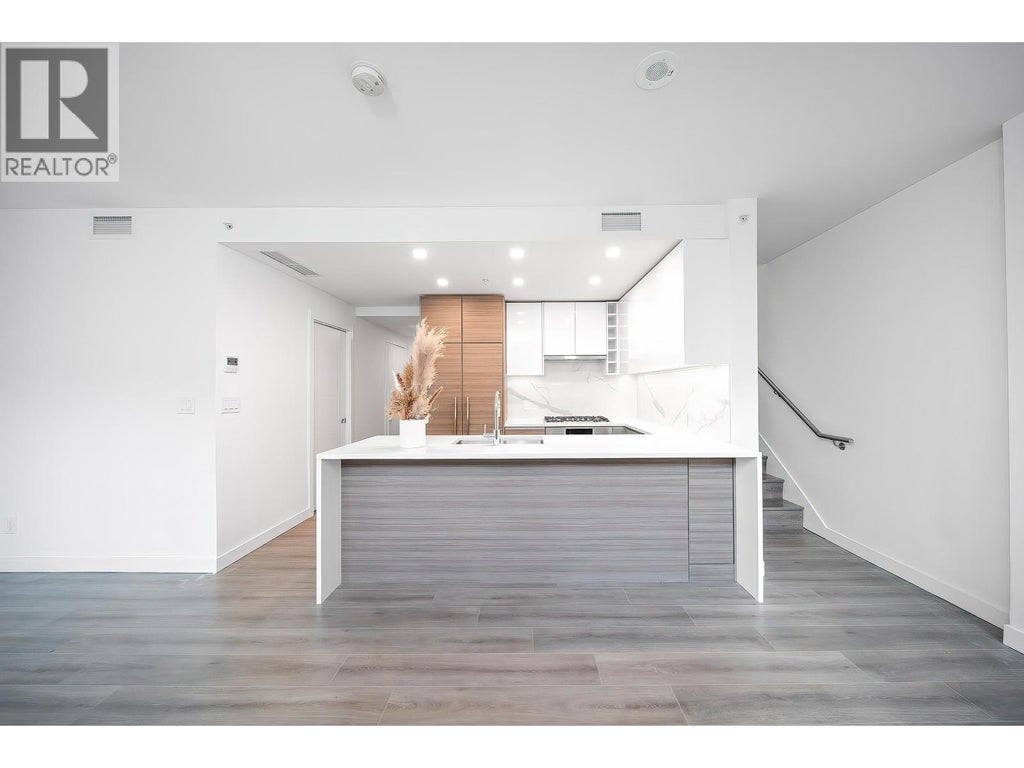 508 823 Carnarvon Street, New Westminster