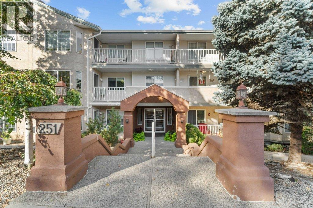 251 6 Street Se Unit# 104. Salmon Arm, British Columbia