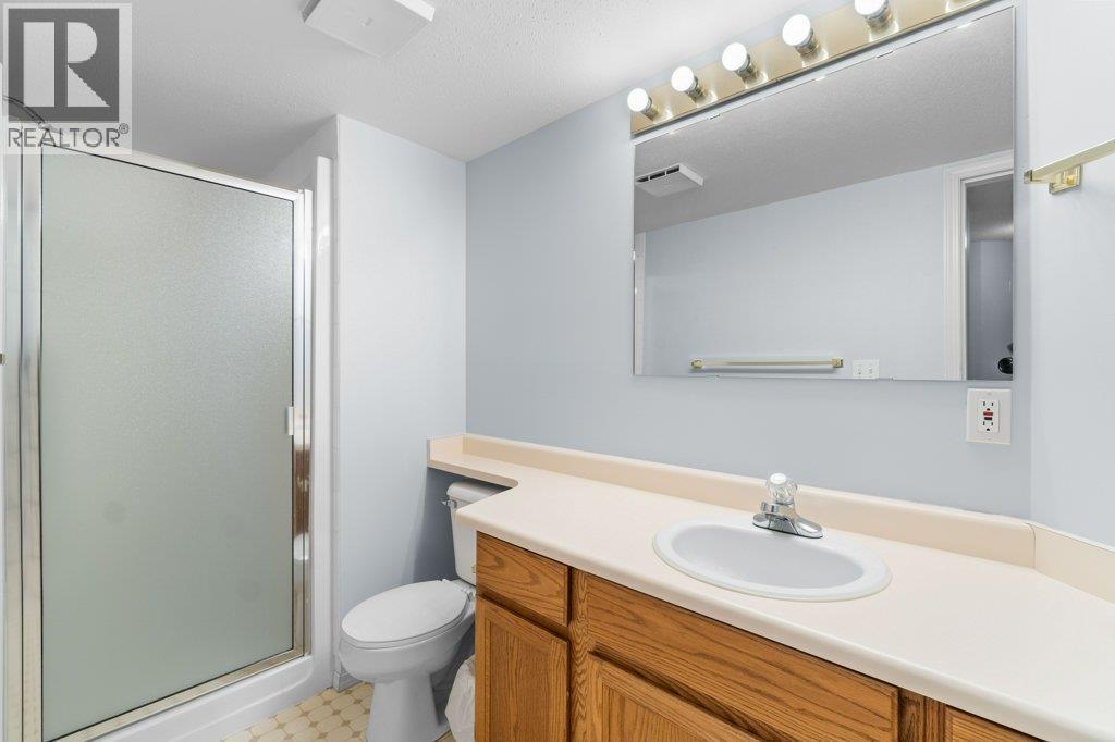 251 6 Street Se Unit# 104. Salmon Arm, British Columbia