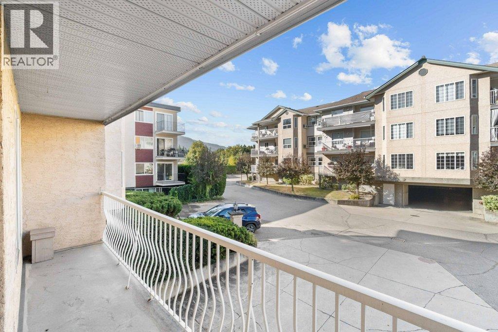 251 6 Street Se Unit# 104. Salmon Arm, British Columbia