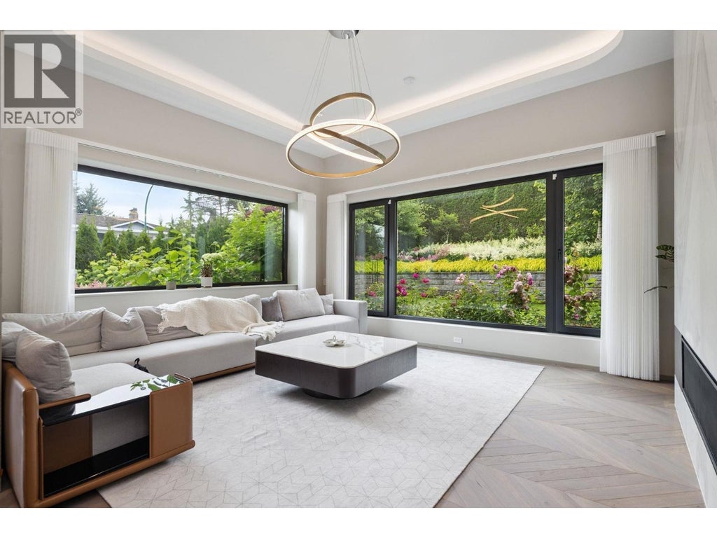 6363 Buckingham Drive, Burnaby