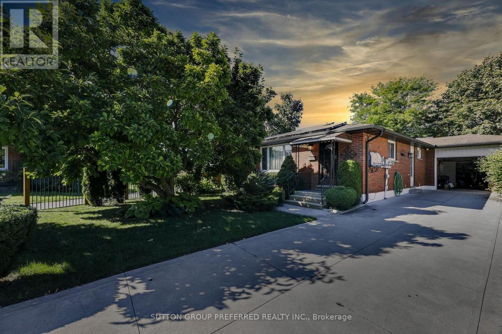 82 Lacey Crescent, London South (south X)