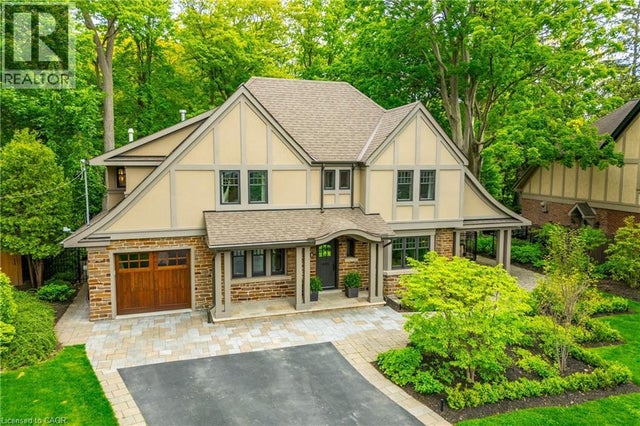 61 Oak Knoll Drive, Hamilton