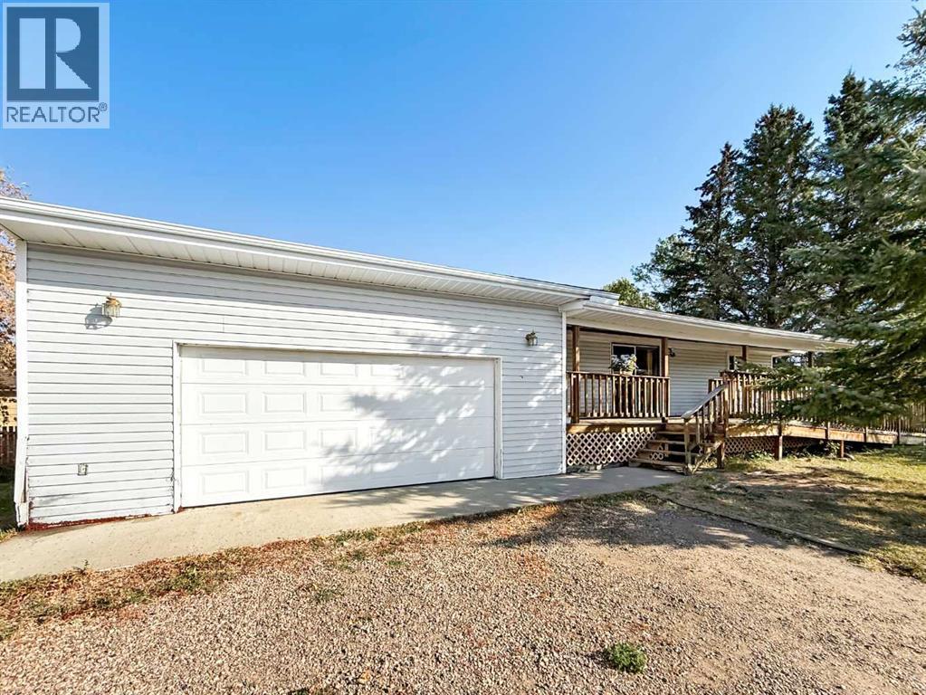 5002 49 Avenue, Botha