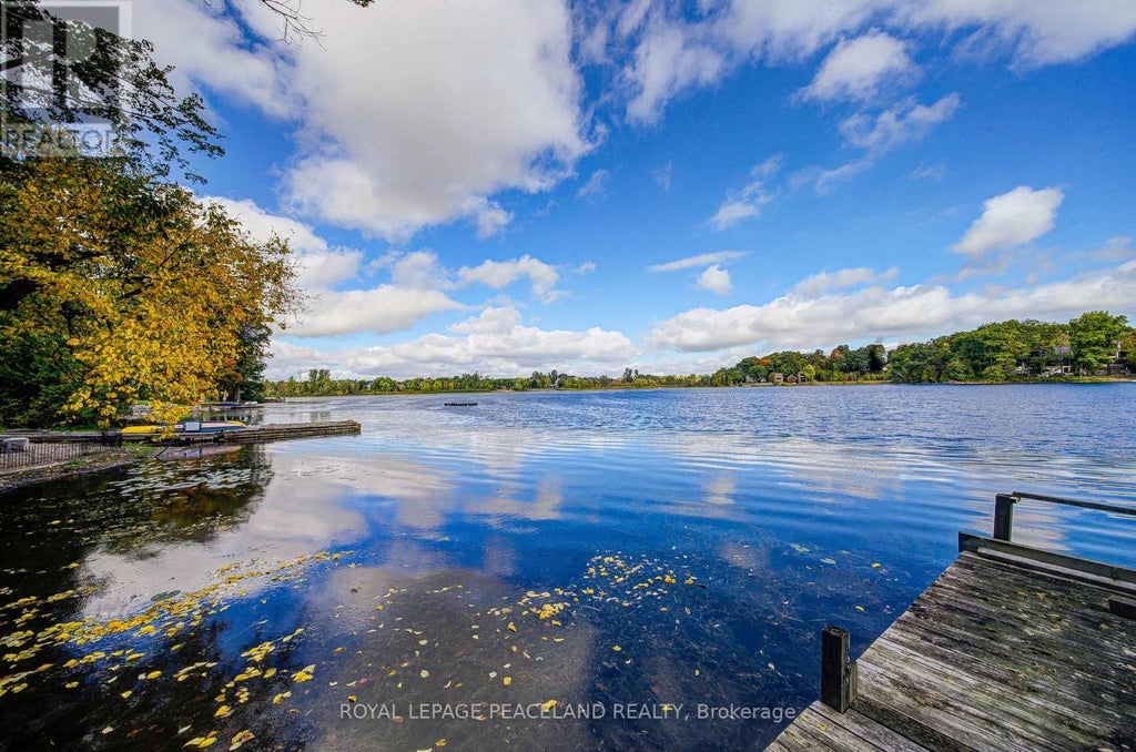 38 Lakeview Avenue, Whitchurch-Stouffville