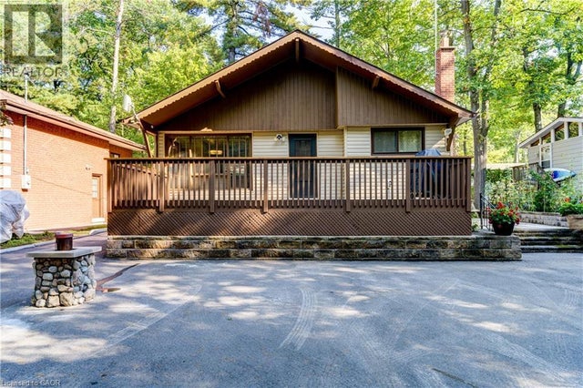 11 Glen Avenue S, Tiny