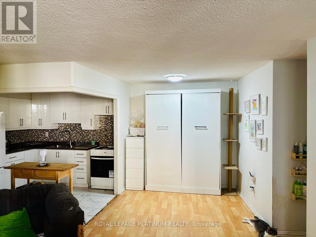 408 - 330 Dixon Road, Toronto (kingsview Village-The Westway)