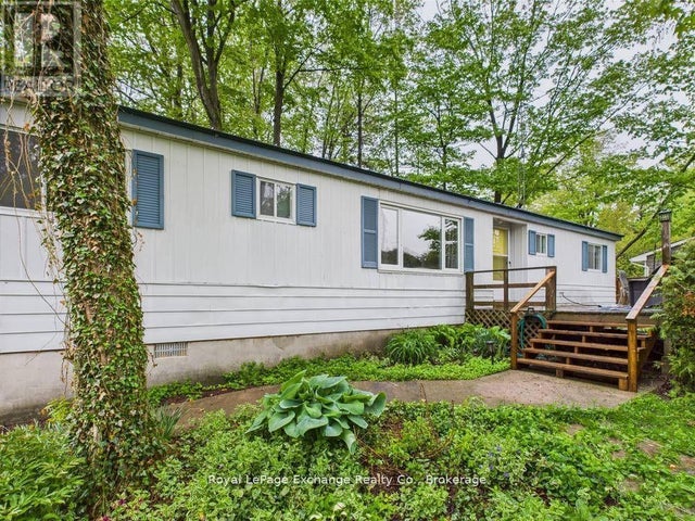 112 Huron Road, Huron-Kinloss