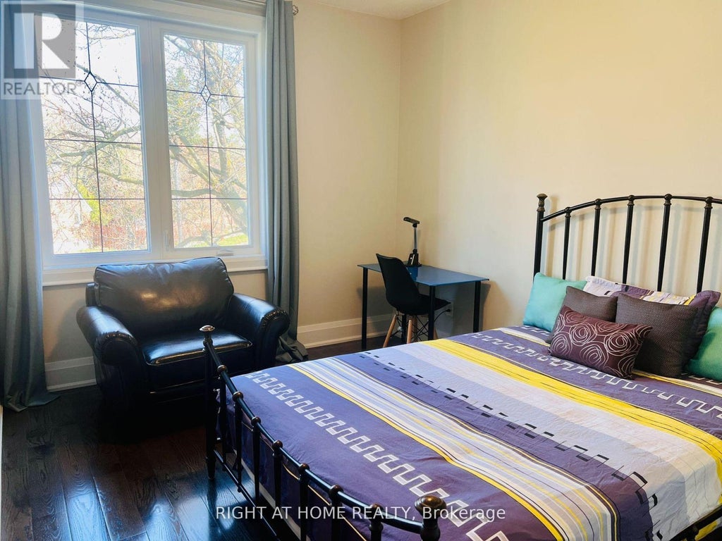 2 - 35 Glenborough Park Crescent, Toronto (newtonbrook West)