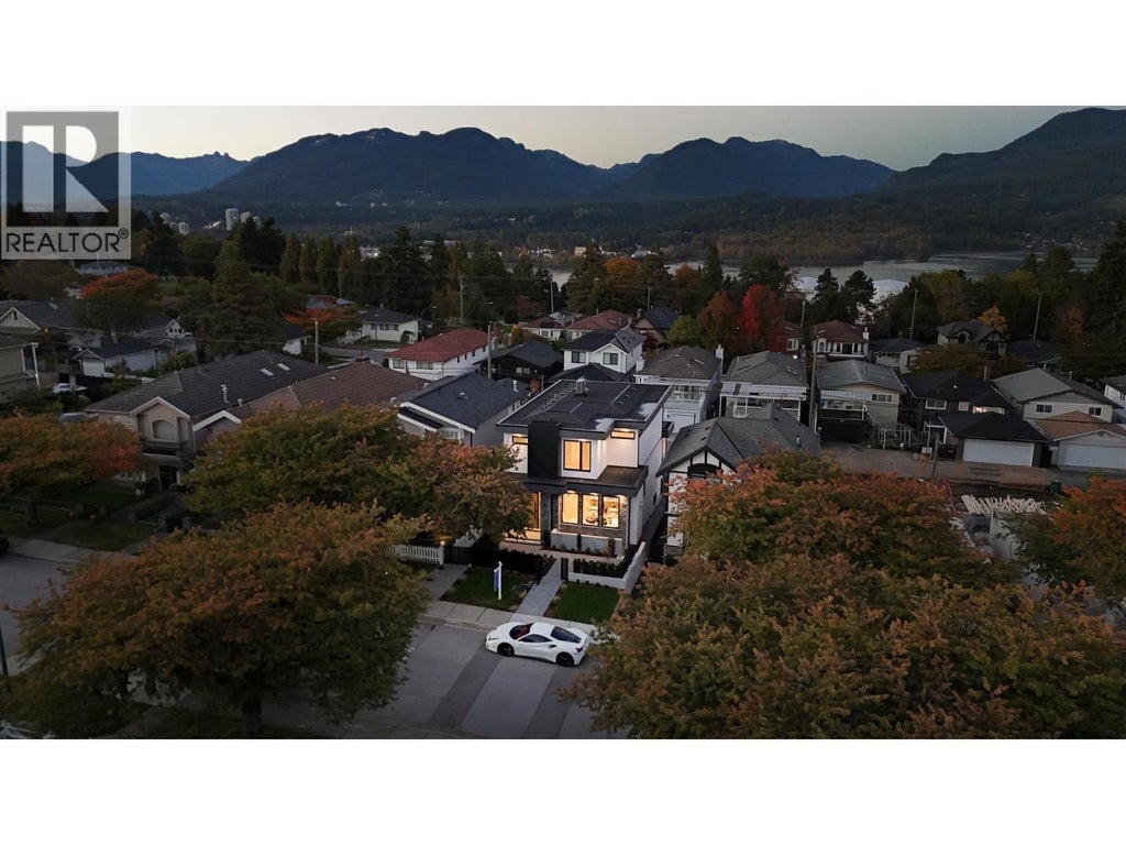 4413 Oxford Street, Burnaby