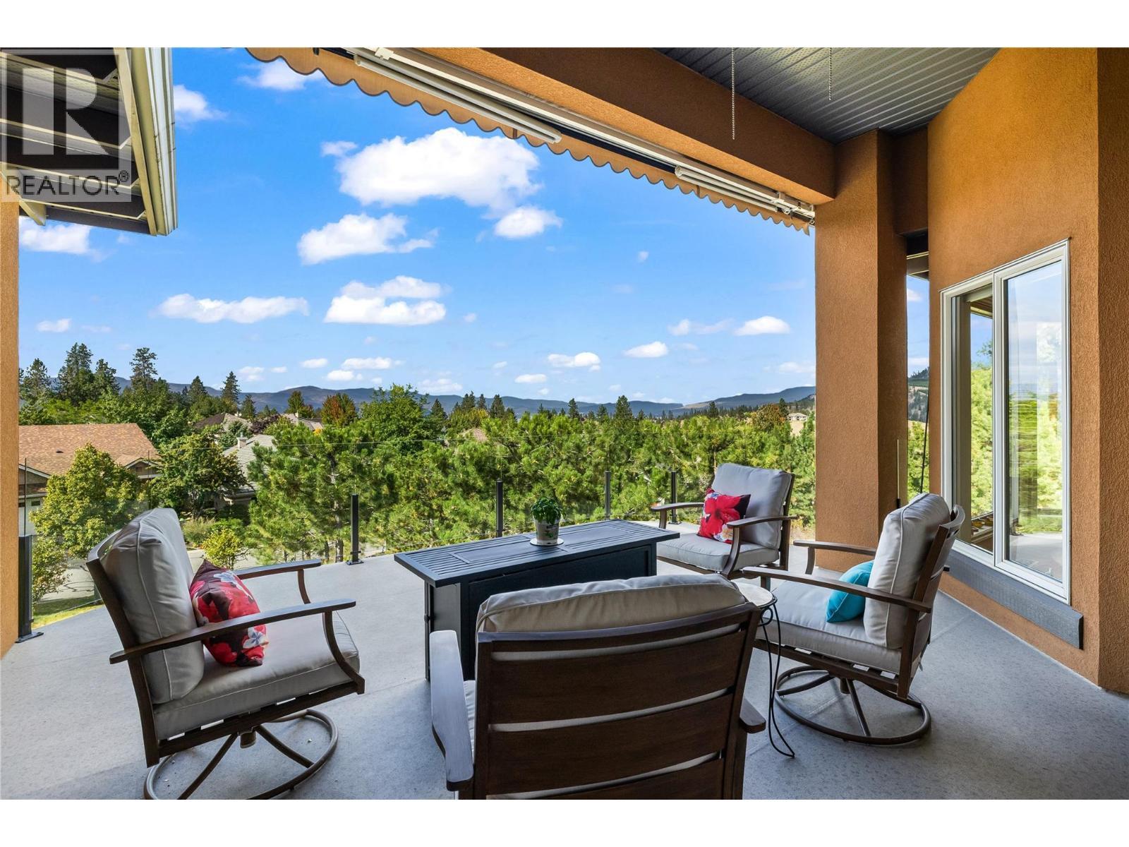 4100 Gallaghers Parkland Unit# 2. Kelowna, British Columbia