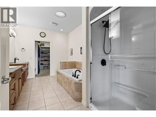 4100 Gallaghers Parkland Unit# 2. Kelowna, British Columbia