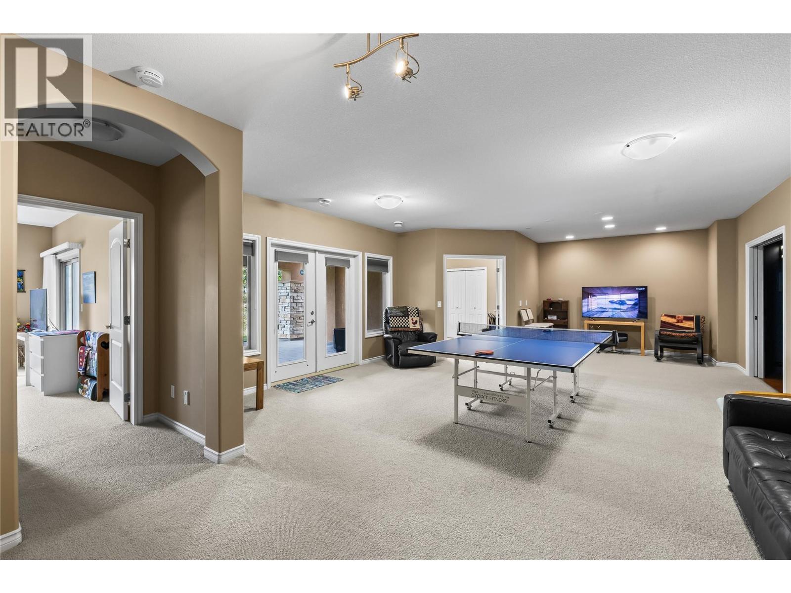 4100 Gallaghers Parkland Unit# 2. Kelowna, British Columbia