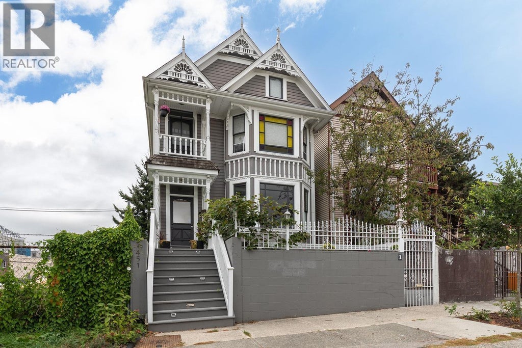 1 451 E Pender Street, Vancouver