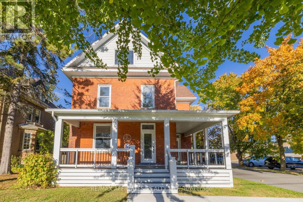 45 Drummond Street W, Perth