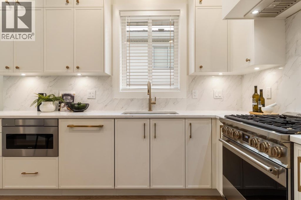 2051 E 4th Avenue, Vancouver