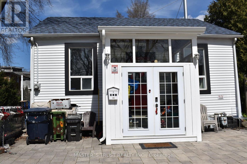 966 Dundas Street E, Toronto (south Riverdale)