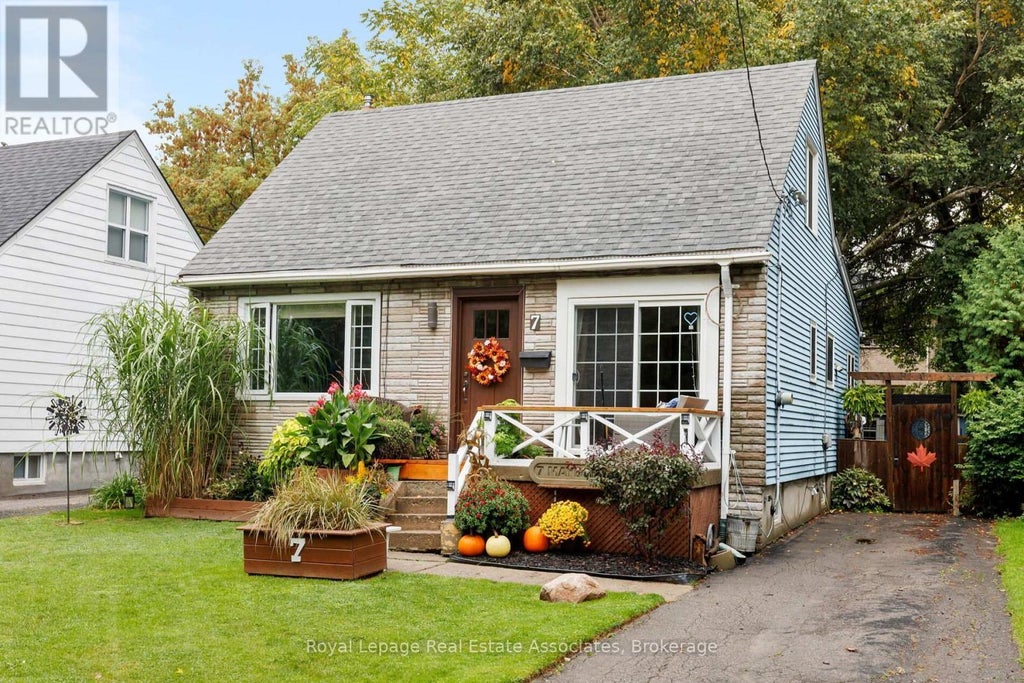 7 Maybourne Avenue, Toronto (clairlea-Birchmount)