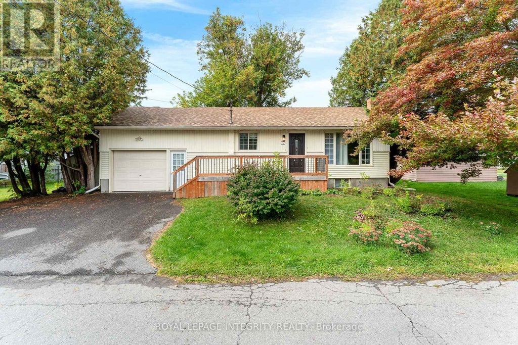 17 Second Avenue, Russell