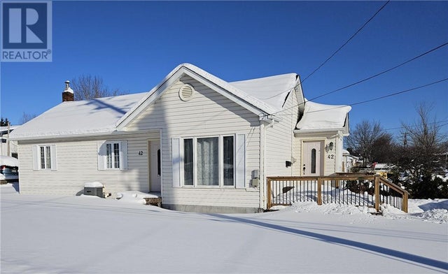 42 Second Avenue N, Sudbury