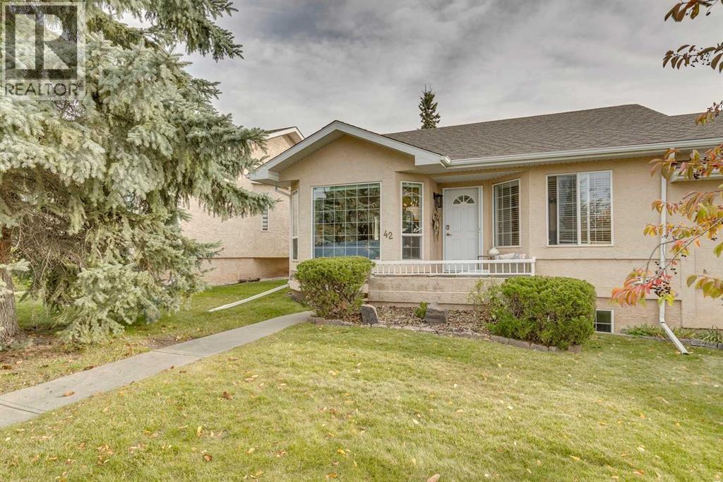 42 Sierra Morena Green Sw, Calgary