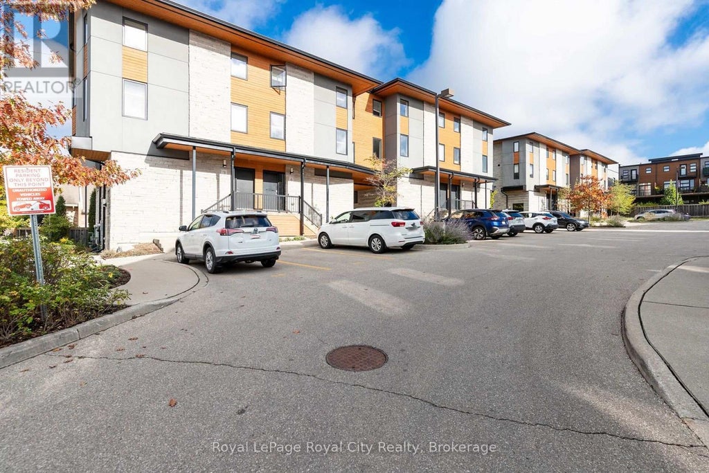 2 - 32 Arkell Road, Guelph (kortright East)