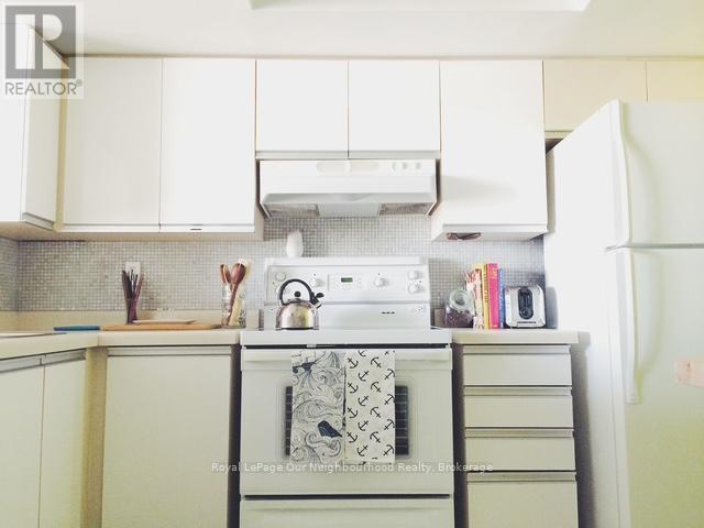 Ph13 - 701 King Street W, Toronto (niagara)