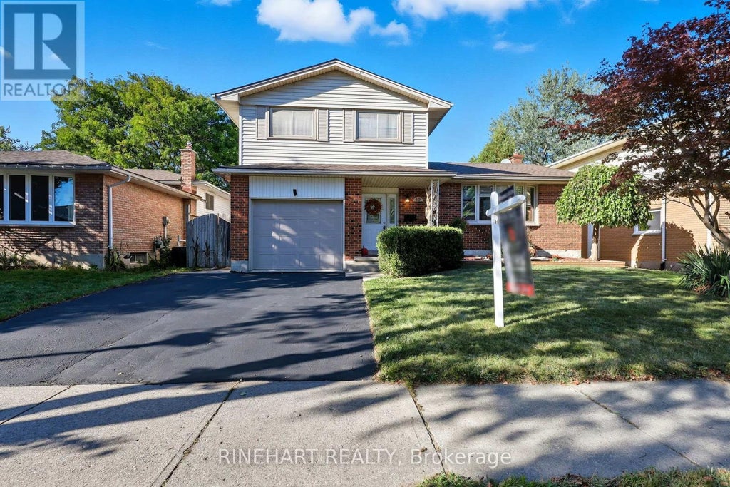 10 Alayne Crescent, London South (south X)