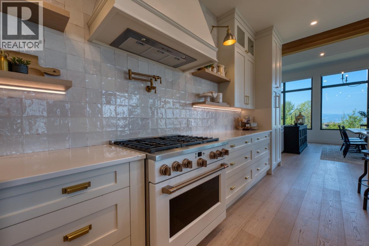 652 Trumpeter Road. Kelowna, British Columbia