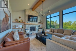 652 Trumpeter Road. Kelowna, British Columbia