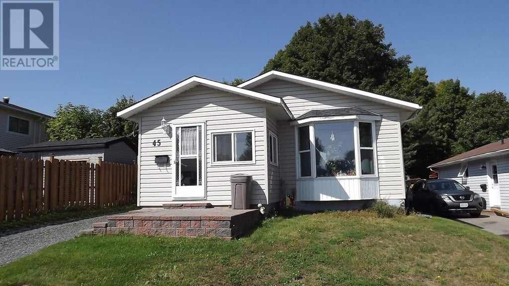 45 Laprairie Crecent, Elliot Lake
