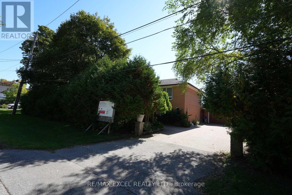 25 Springdale Street, Markham (old Markham Village)