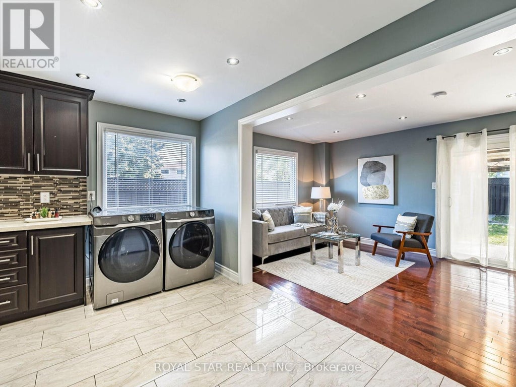 1 Gold Finch Court, Brampton (northgate)