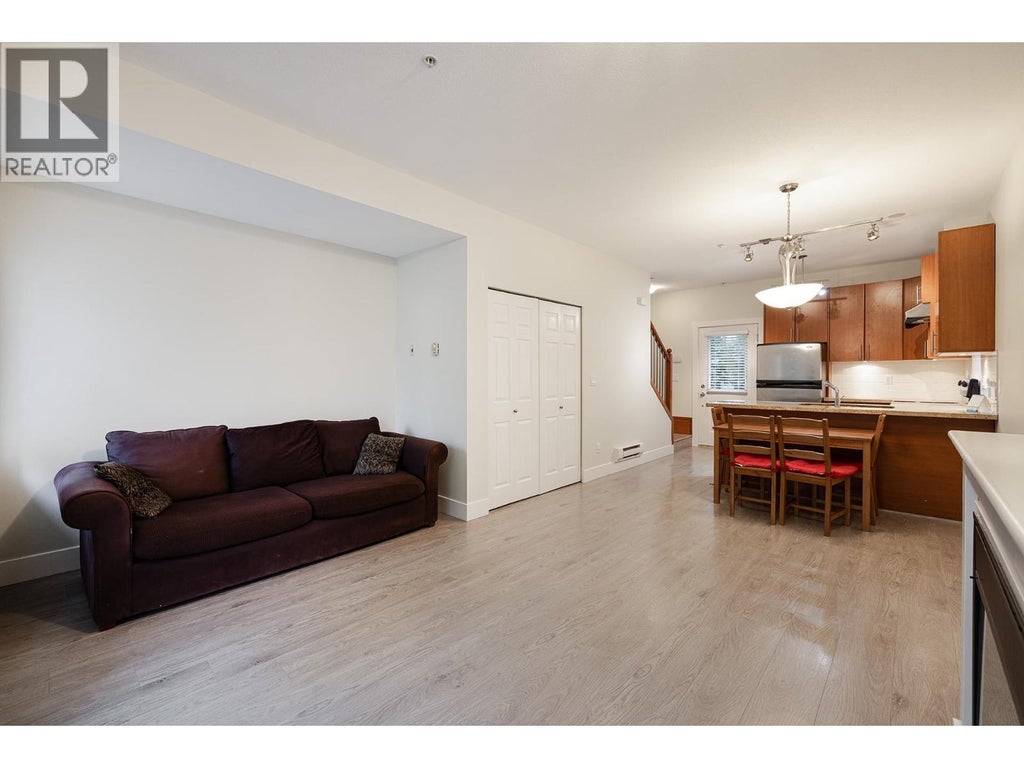 206 5211 Irmin Street, Burnaby