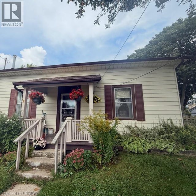 49 West River Street, Paris