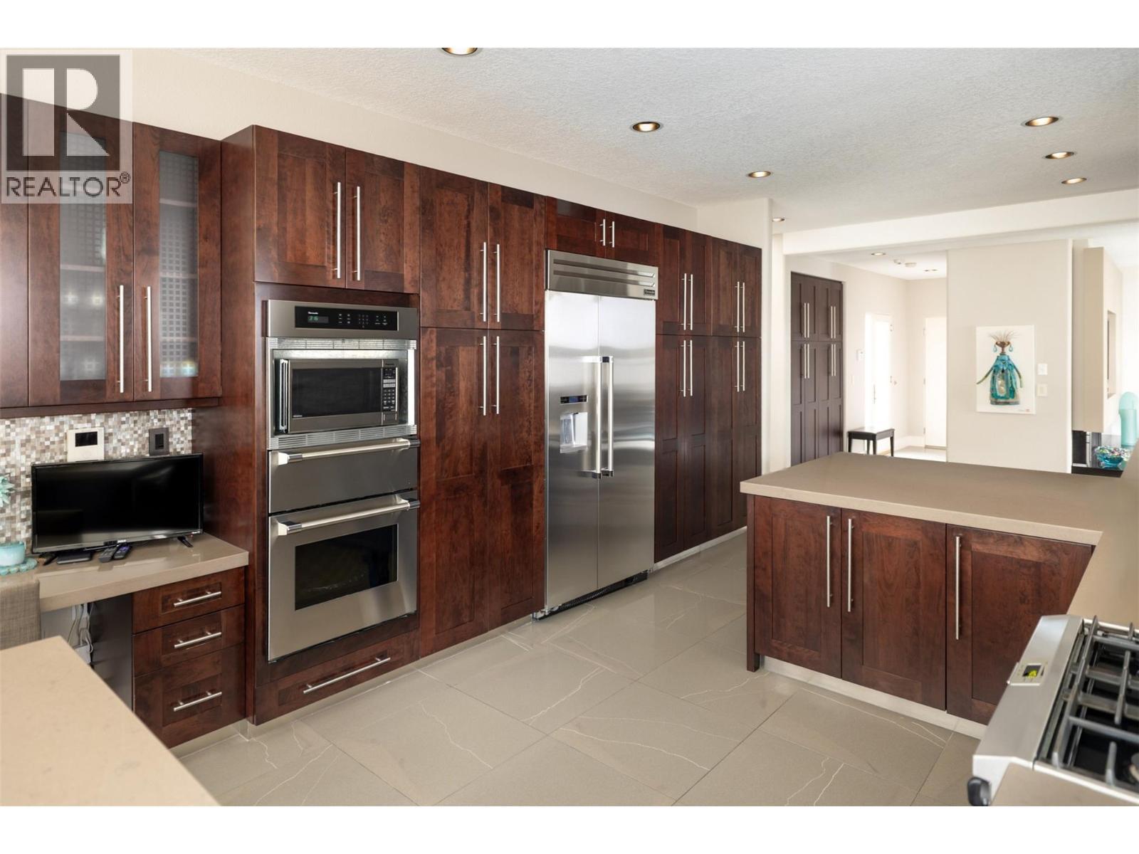 4458a Lakeland Road. Kelowna, British Columbia