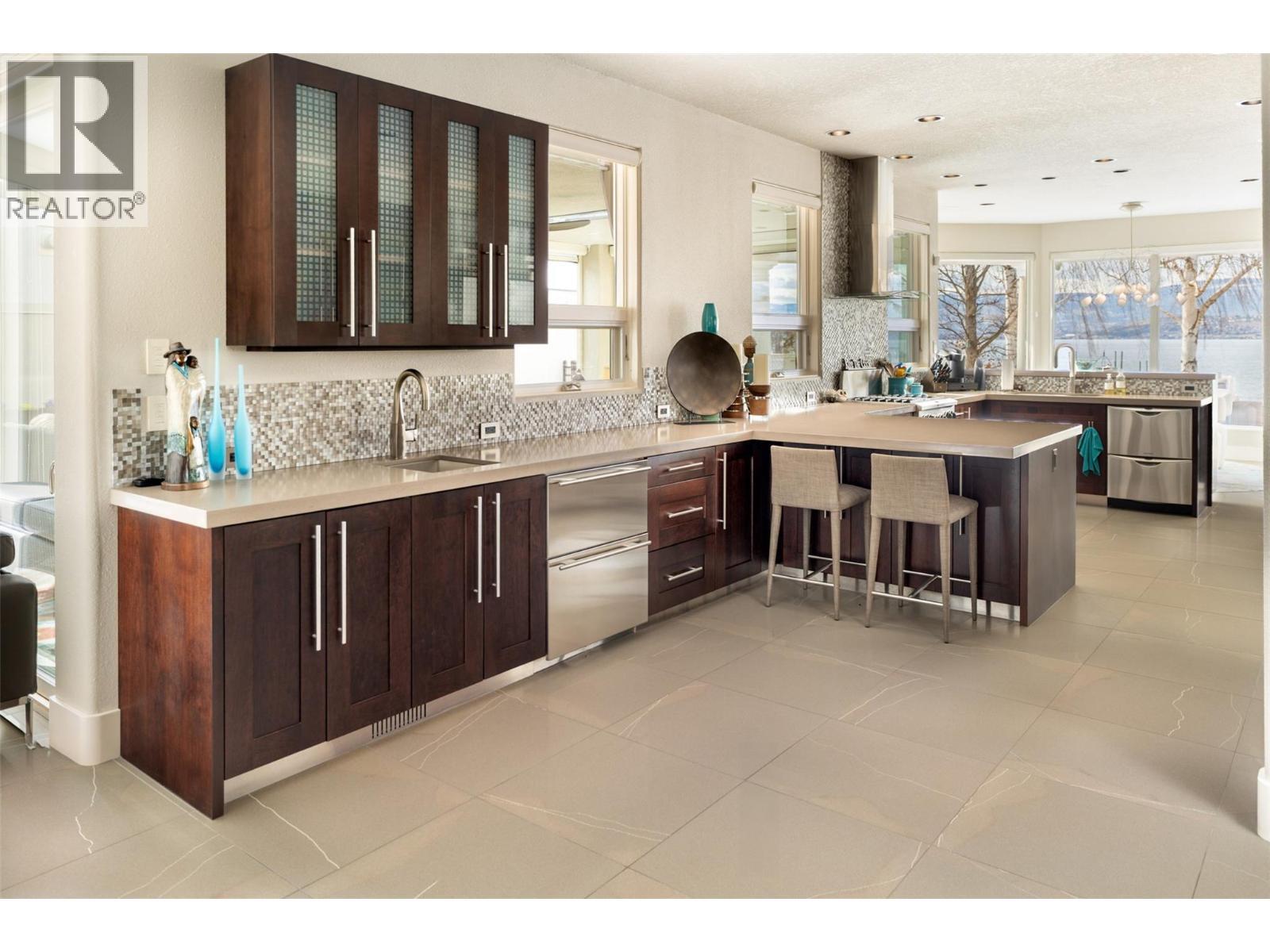 4458a Lakeland Road. Kelowna, British Columbia