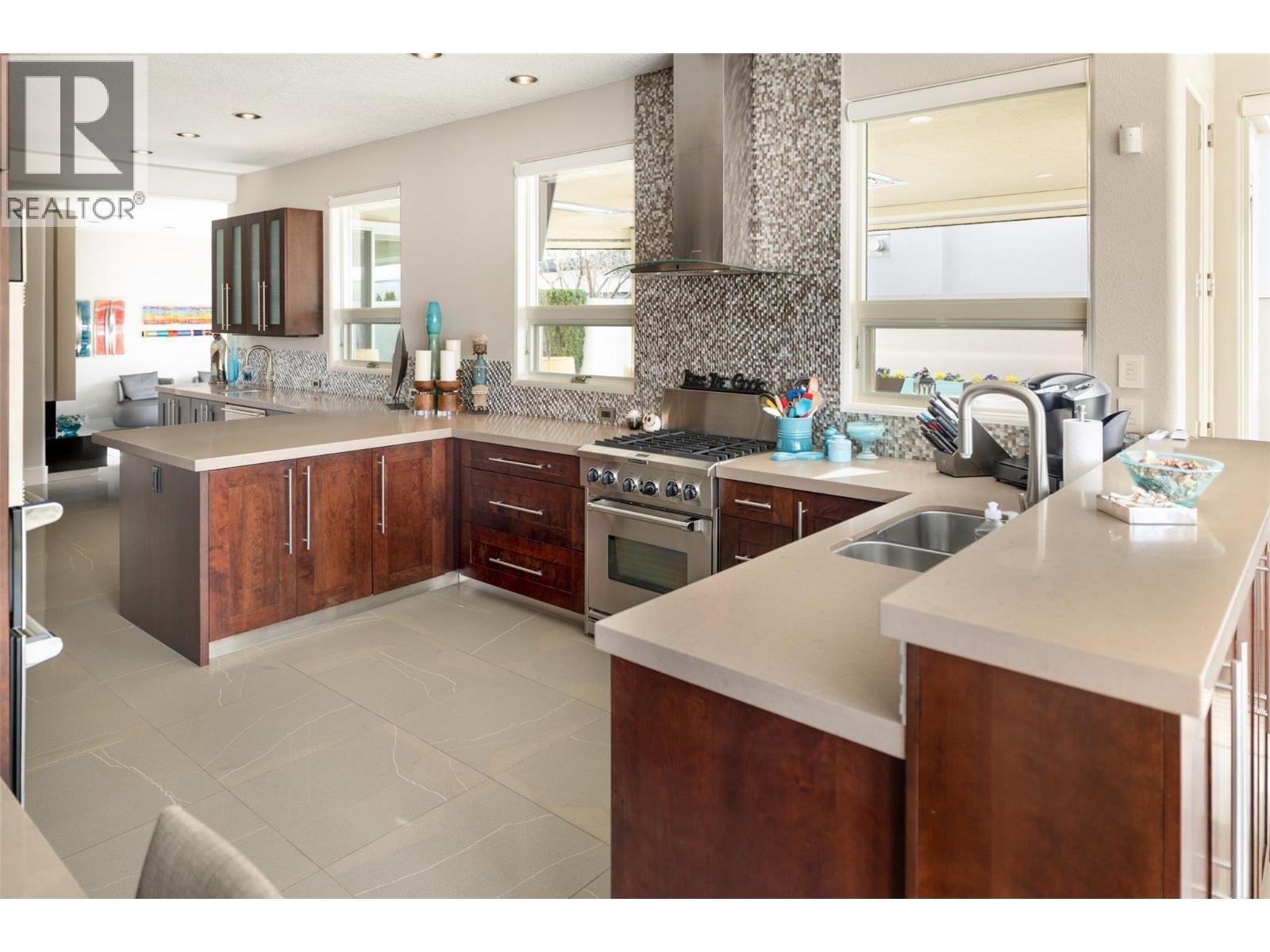 4458a Lakeland Road. Kelowna, British Columbia