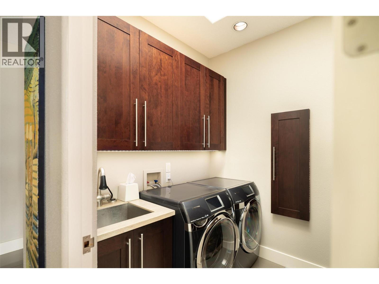 4458a Lakeland Road. Kelowna, British Columbia